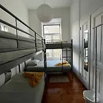 Garden Campo De Ourique Guest House - Hostel